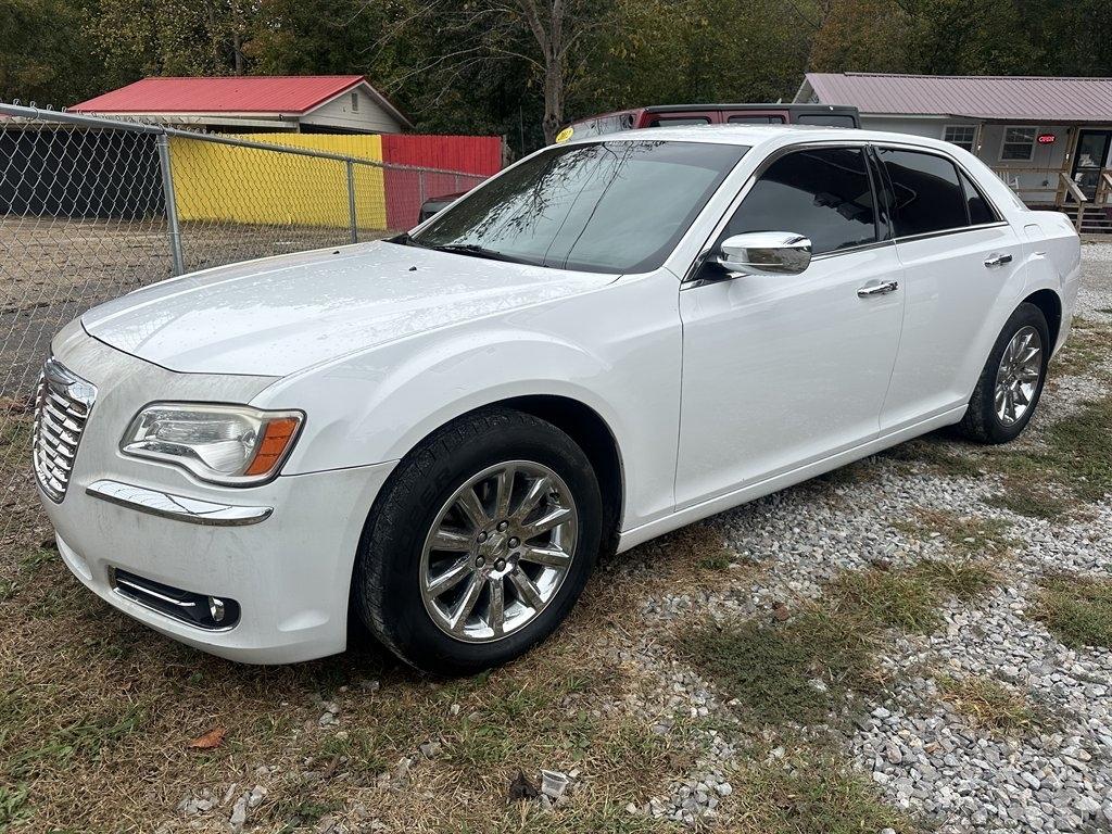 Chrysler 300 4dr Sdn V6 Limited RWD 2012