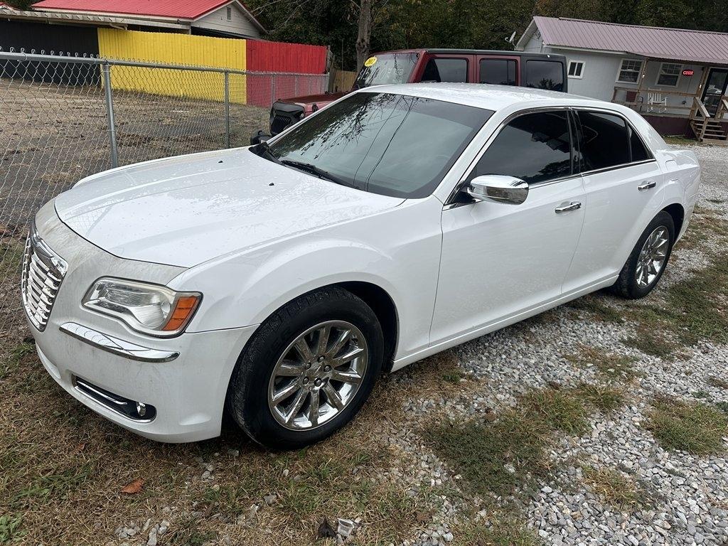 Chrysler 300 4dr Sdn V6 Limited RWD 2012