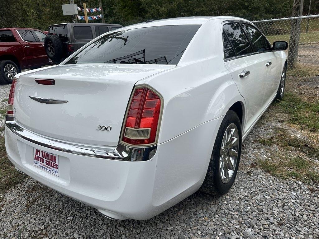 Chrysler 300 4dr Sdn V6 Limited RWD 2012