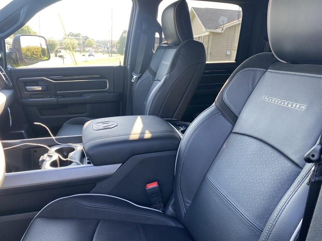 RAM 2500 Laramie 4x4 Crew Cab 6'4" Box 2021