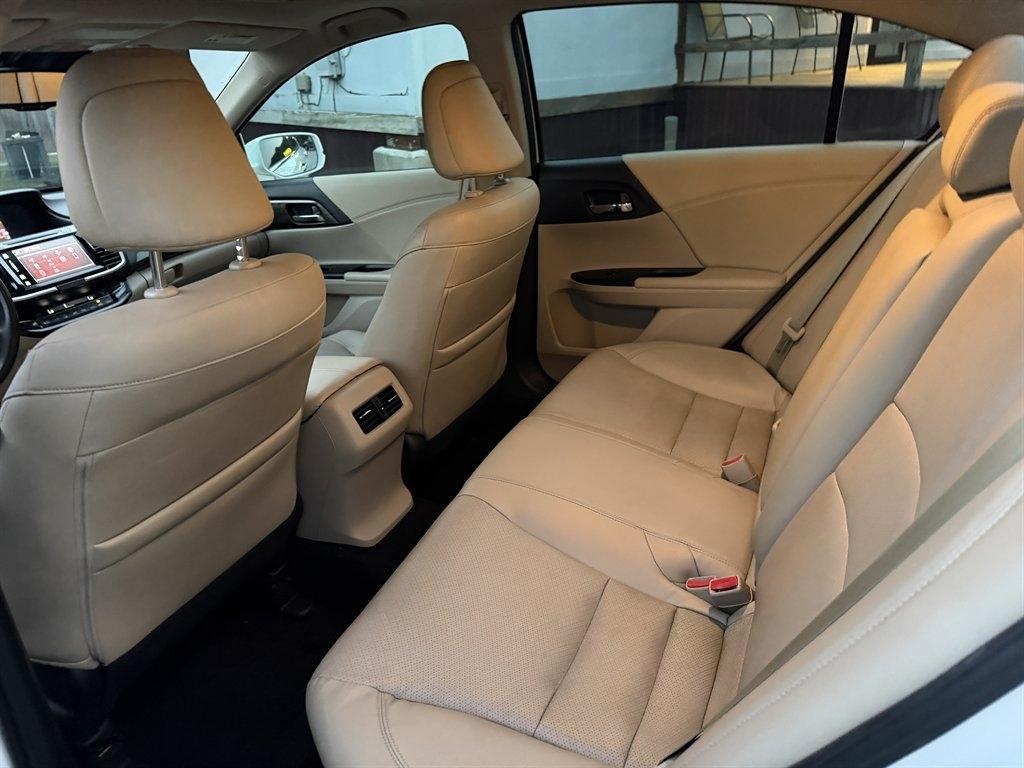 Honda Accord Sedan EX-L V6 Auto w/Navi & Honda Sensing 2017