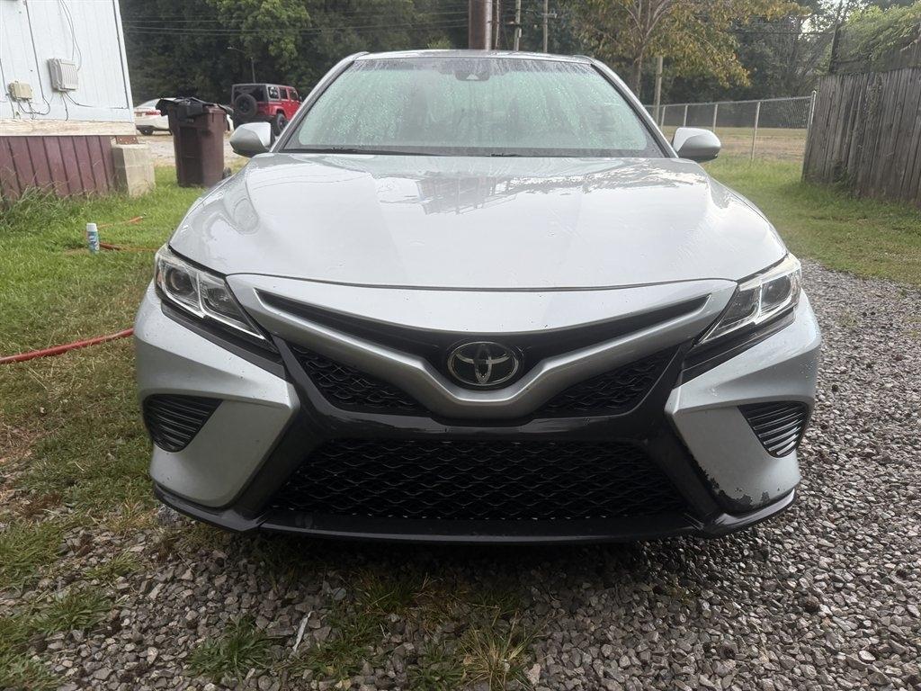 Toyota Camry SE Auto (Natl) 2020