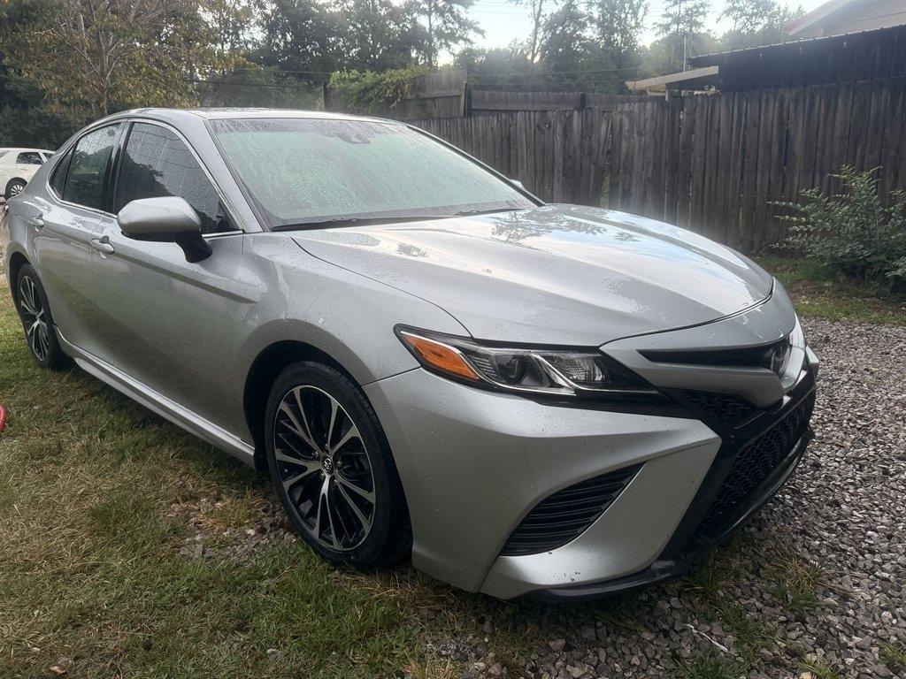 Toyota Camry SE Auto (Natl) 2020