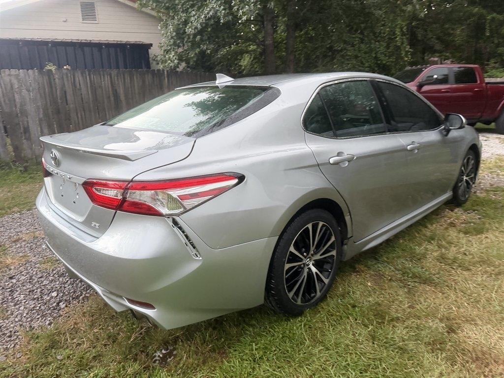 Toyota Camry SE Auto (Natl) 2020
