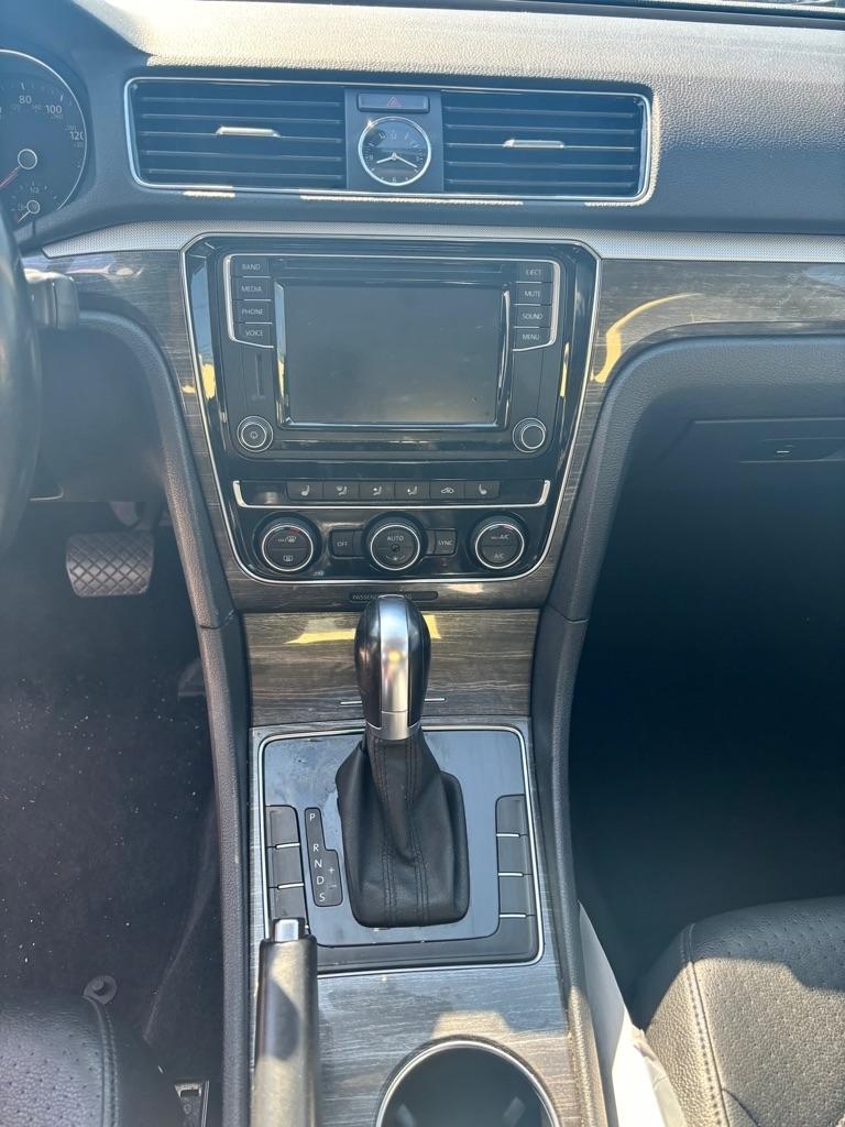 Volkswagen Passat SE PZEV 6A 2016