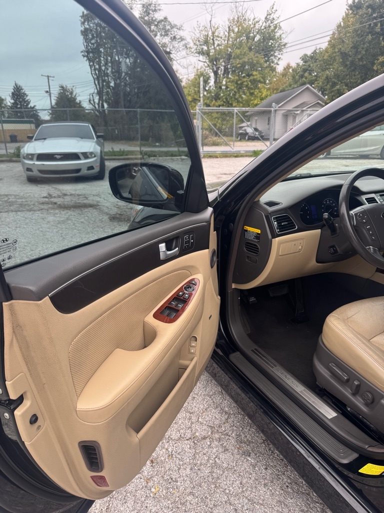 Hyundai Genesis 3.8L 2013 Hyundai Genesis 3.8L 2013