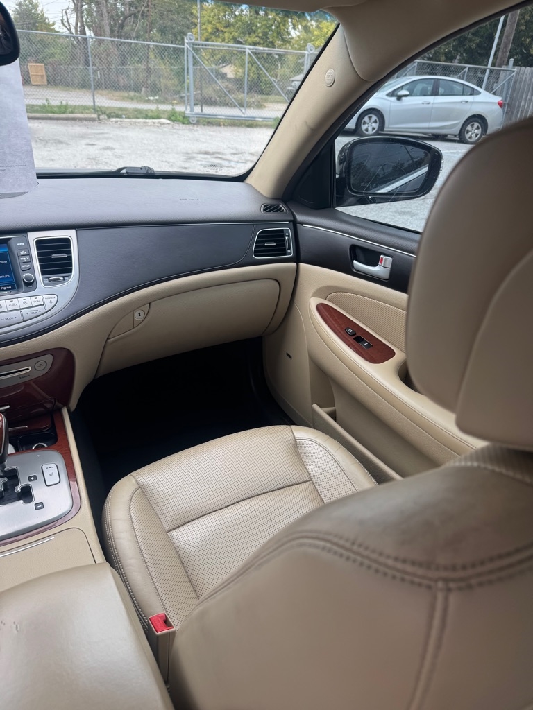 Hyundai Genesis 3.8L 2013 Hyundai Genesis 3.8L 2013