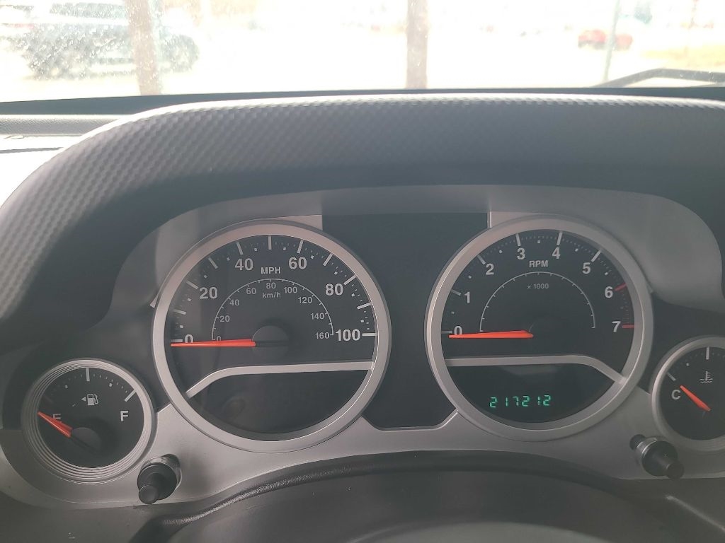 Jeep Wrangler Unlimited Sahara 2WD 2010