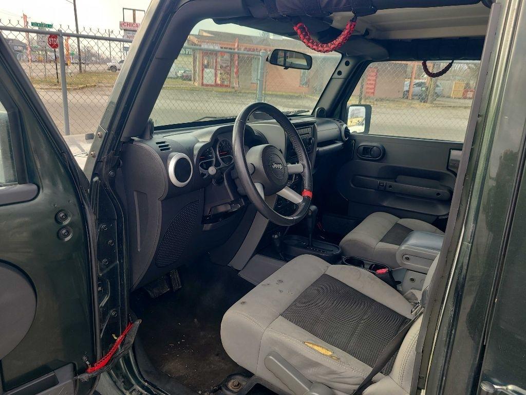 Jeep Wrangler Unlimited Sahara 2WD 2010