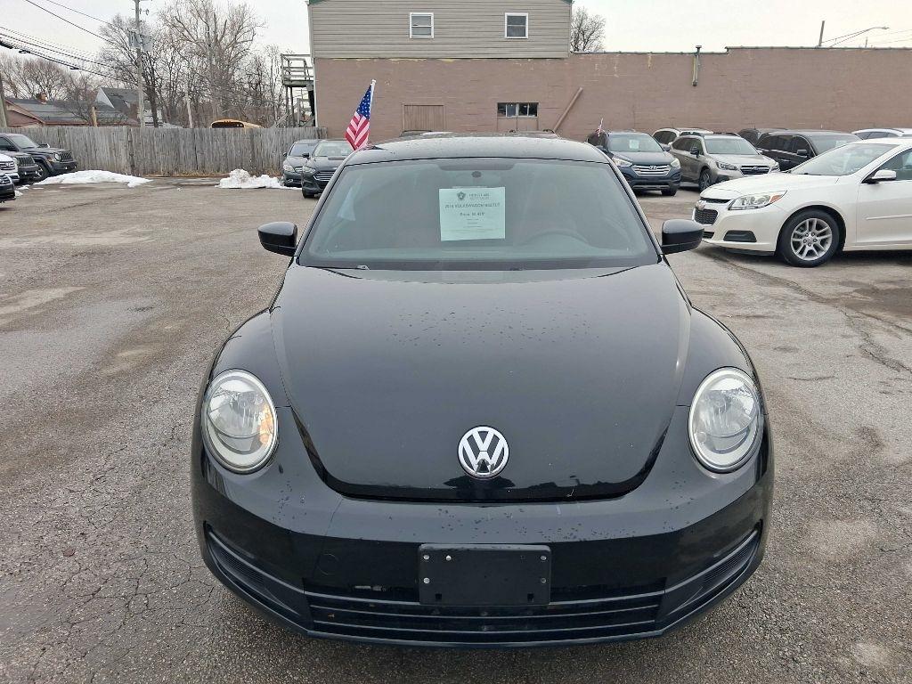 Volkswagen Beetle 2.5L w/Sunroof Sound & Nav 2014