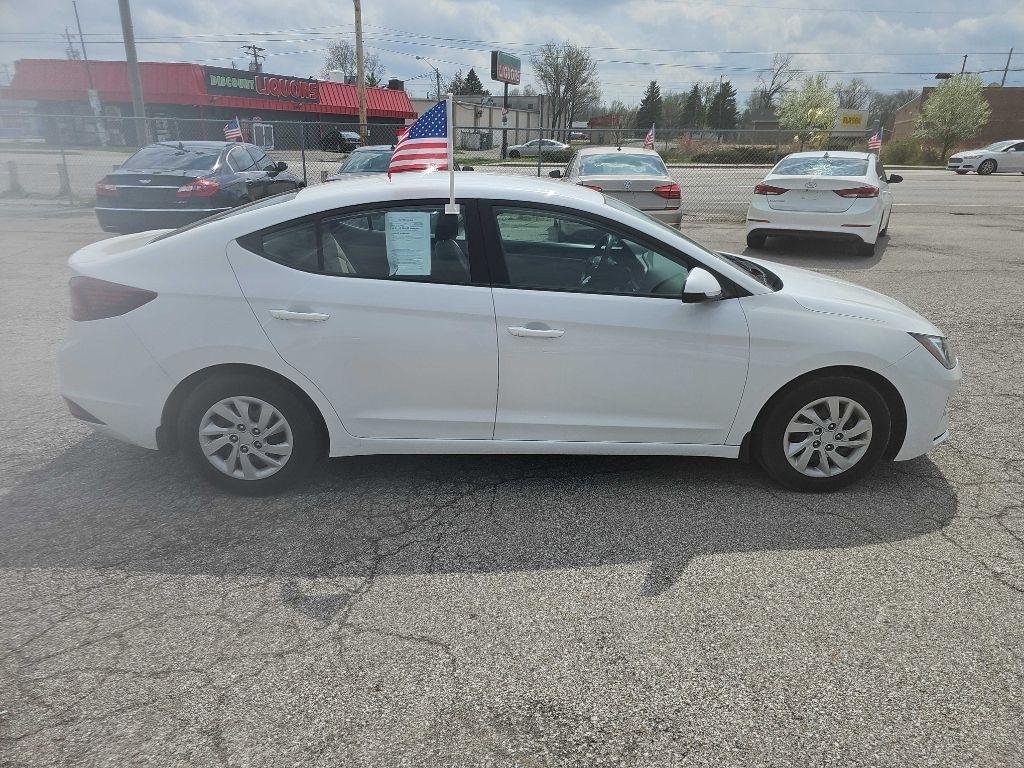 Hyundai Elantra SE 6M 2020