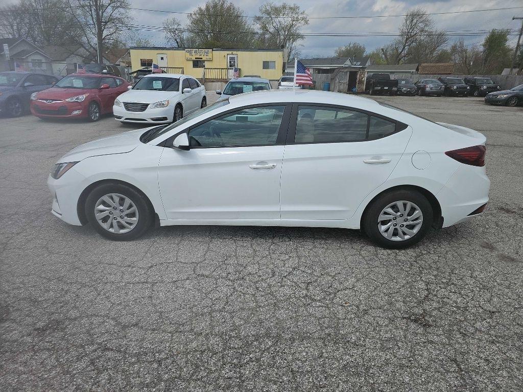 Hyundai Elantra SE 6M 2020