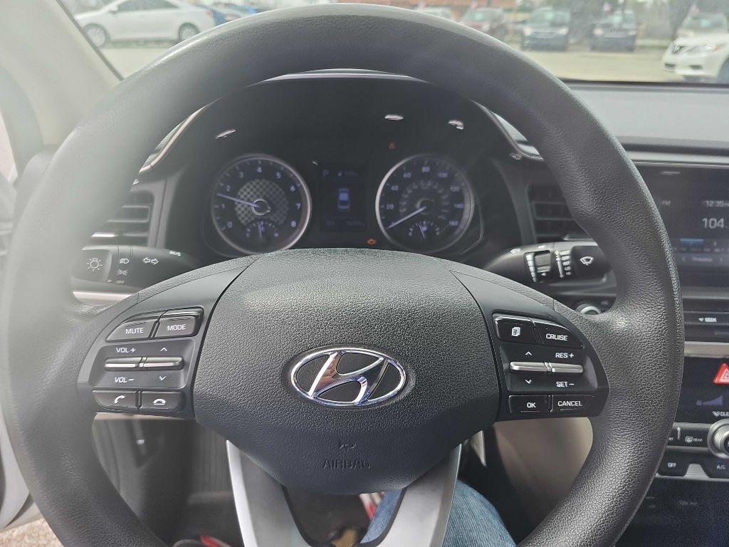 Hyundai Elantra SE 6M 2020