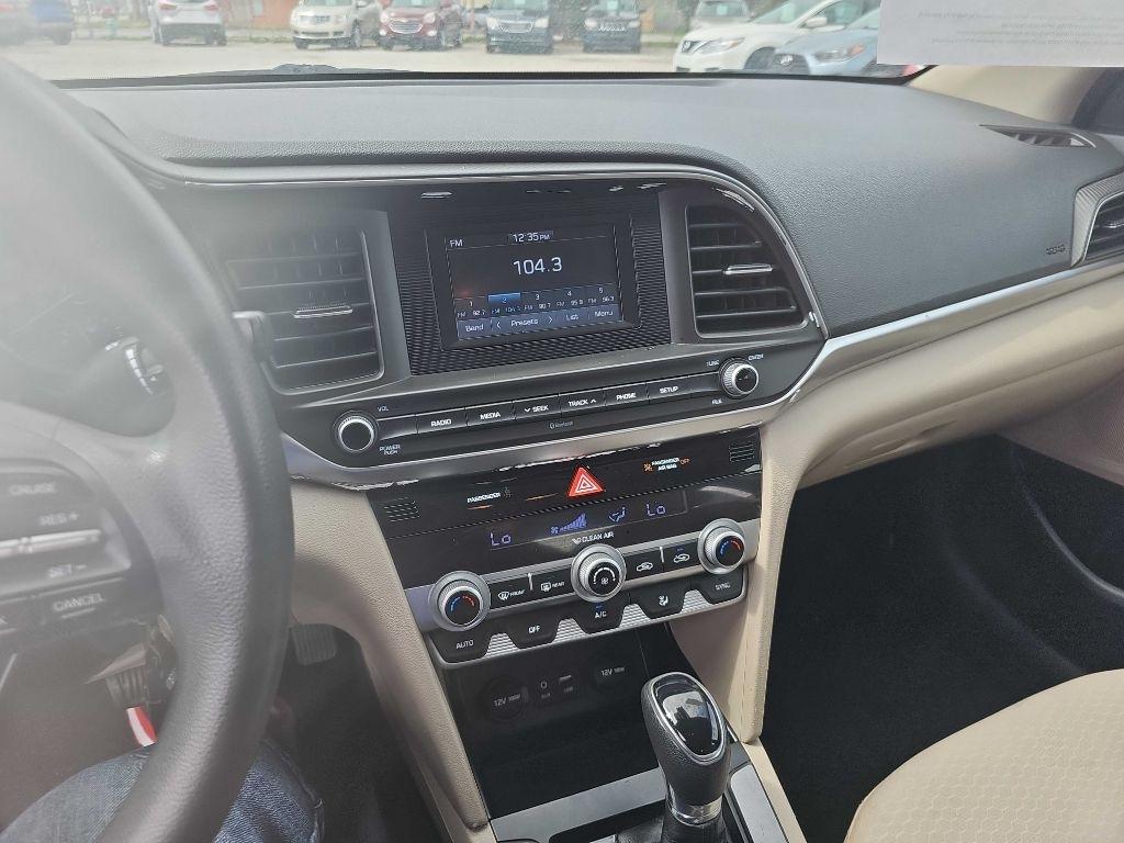 Hyundai Elantra SE 6M 2020