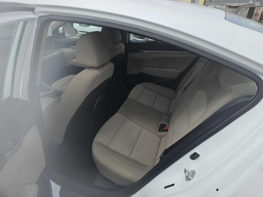 Hyundai Elantra SE 6M 2020