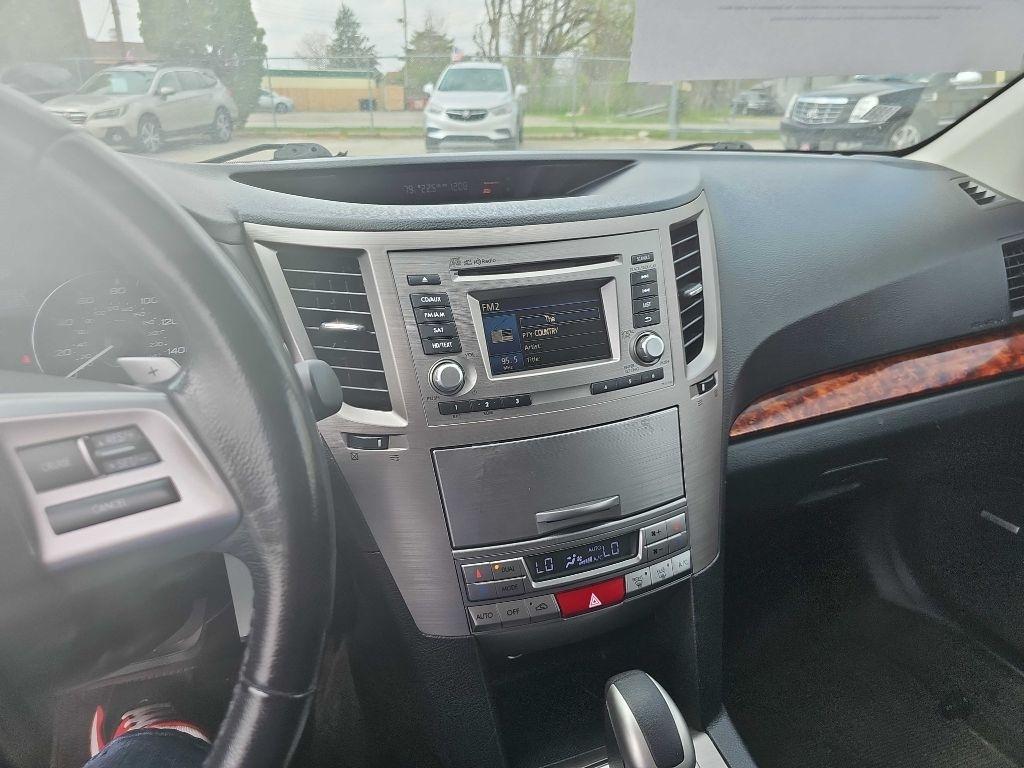 Subaru Outback 2.5i Limited 2012