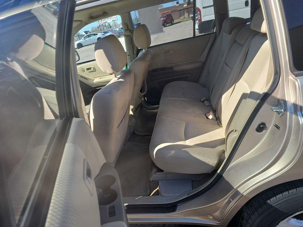 Toyota Highlander 2WD with 3rd-Row Seat 2006