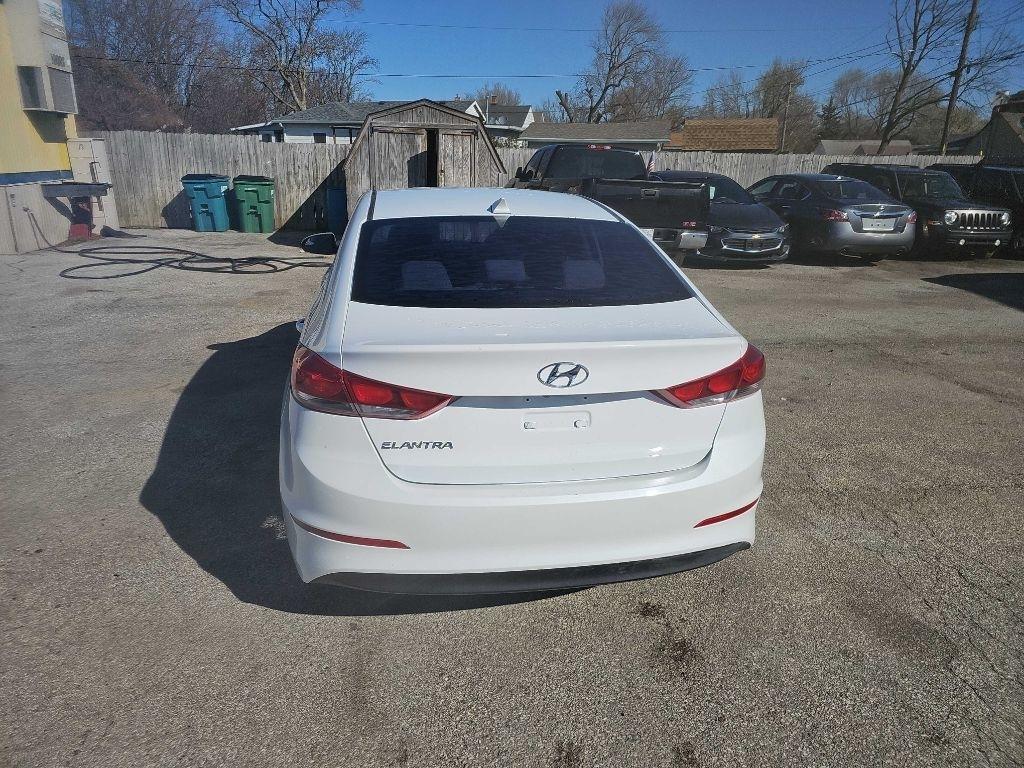Hyundai Elantra Value Edition 6A 2017