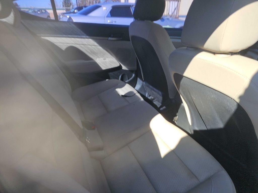 Hyundai Elantra Value Edition 6A 2017