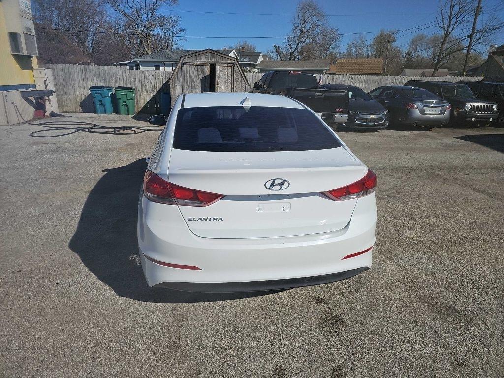 Hyundai Elantra Value Edition 6A 2017