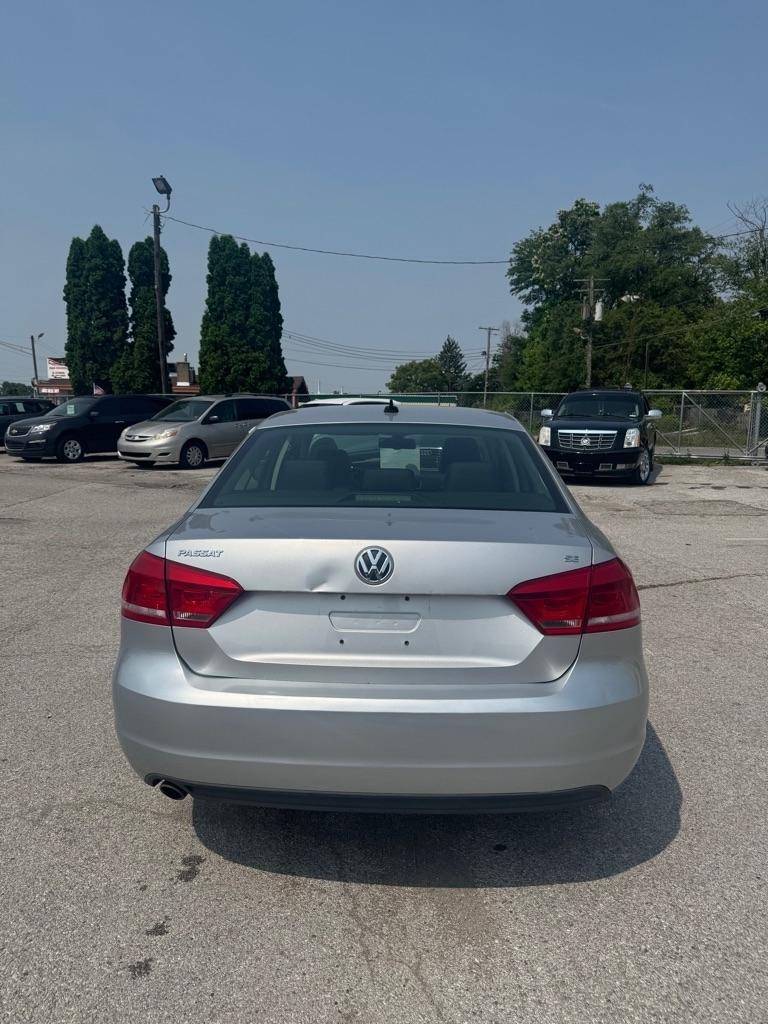 Volkswagen Passat 2.5L SE AT 2013