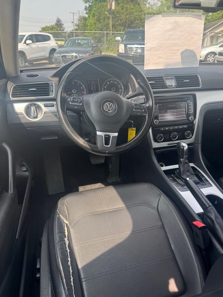 Volkswagen Passat 2.5L SE AT 2013
