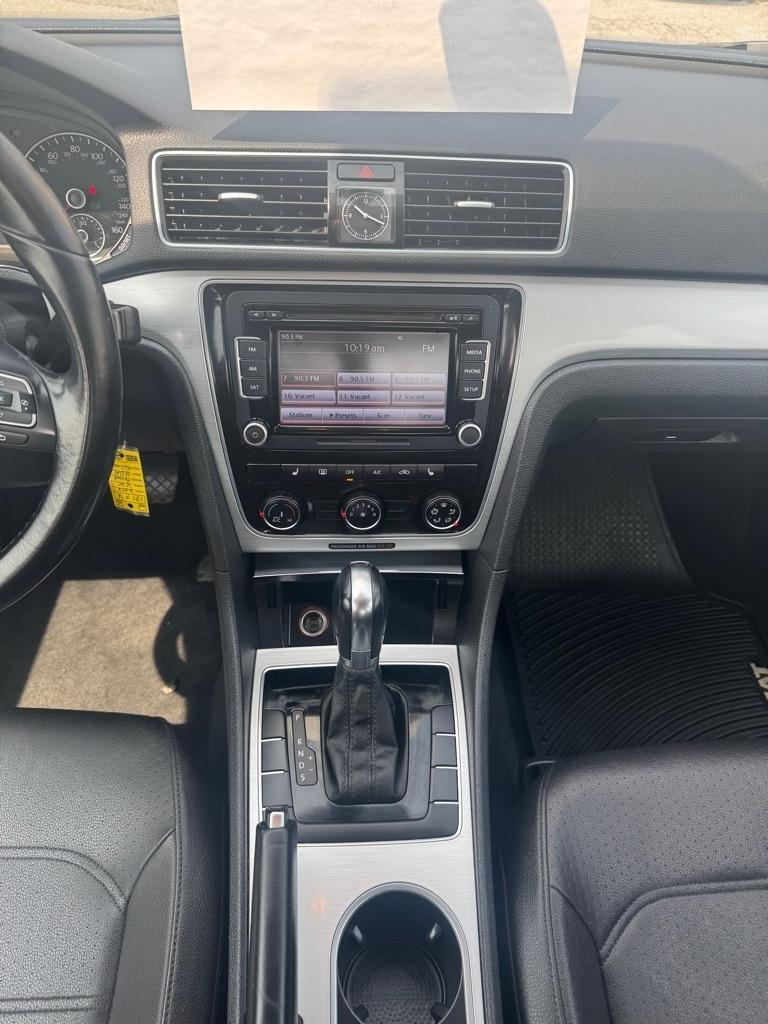 Volkswagen Passat 2.5L SE AT 2013