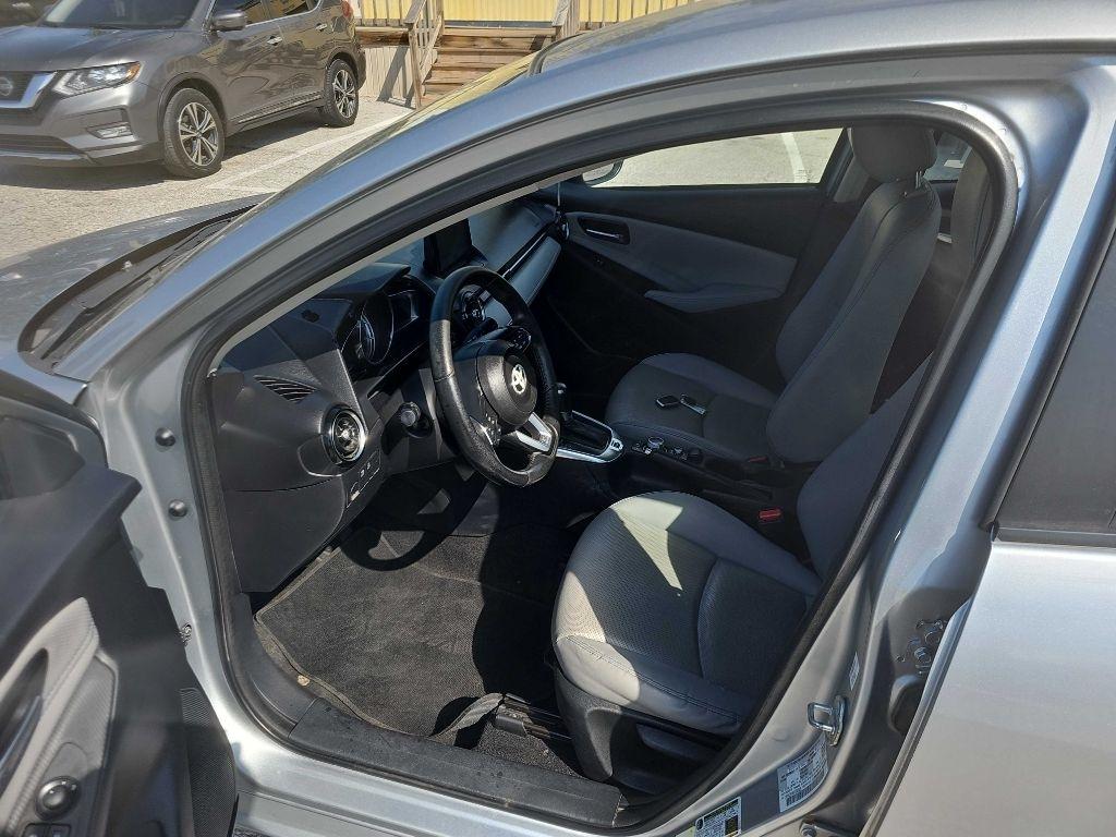 Toyota Yaris iA 6A 2019