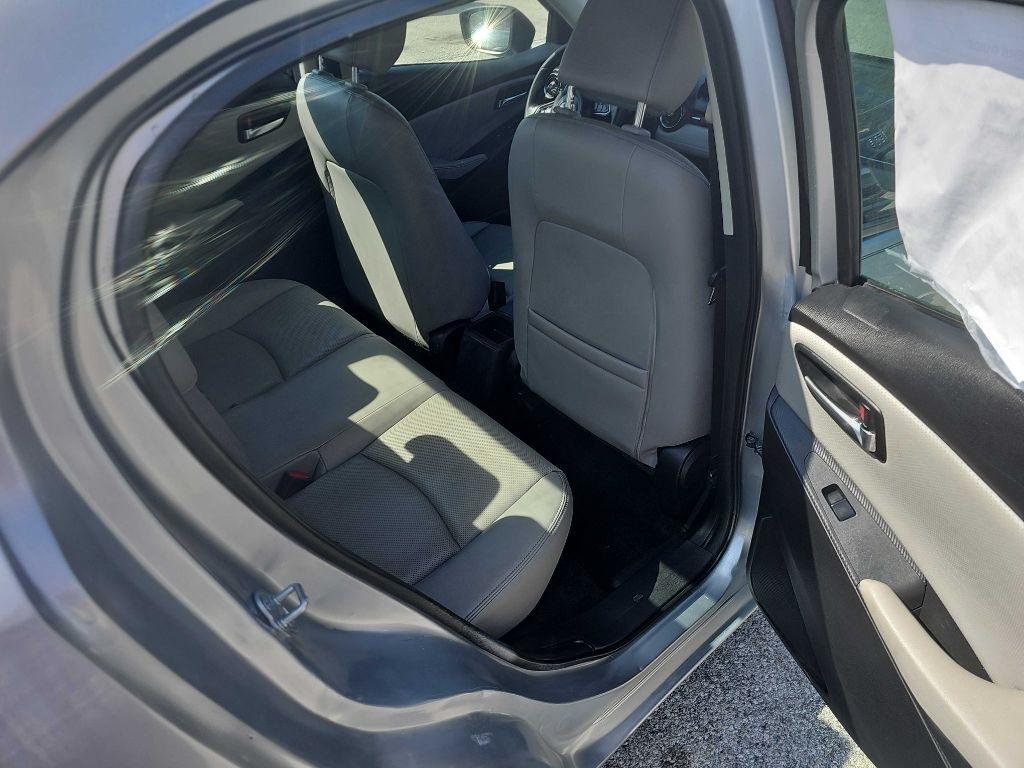 Toyota Yaris iA 6A 2019