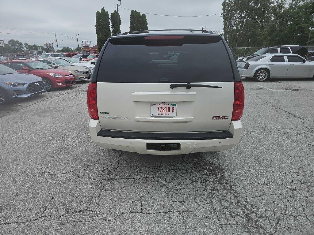 GMC Yukon XL SLT-1 1/2 Ton 4WD 2011