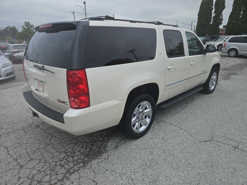 GMC Yukon XL SLT-1 1/2 Ton 4WD 2011