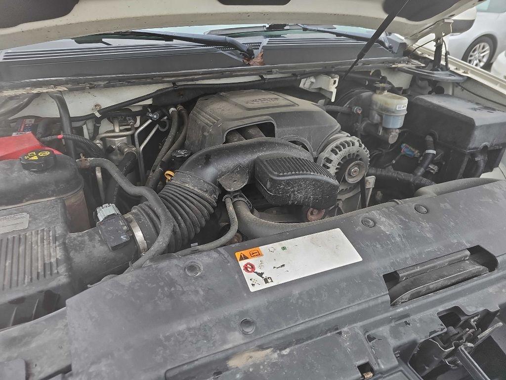 GMC Yukon XL SLT-1 1/2 Ton 4WD 2011