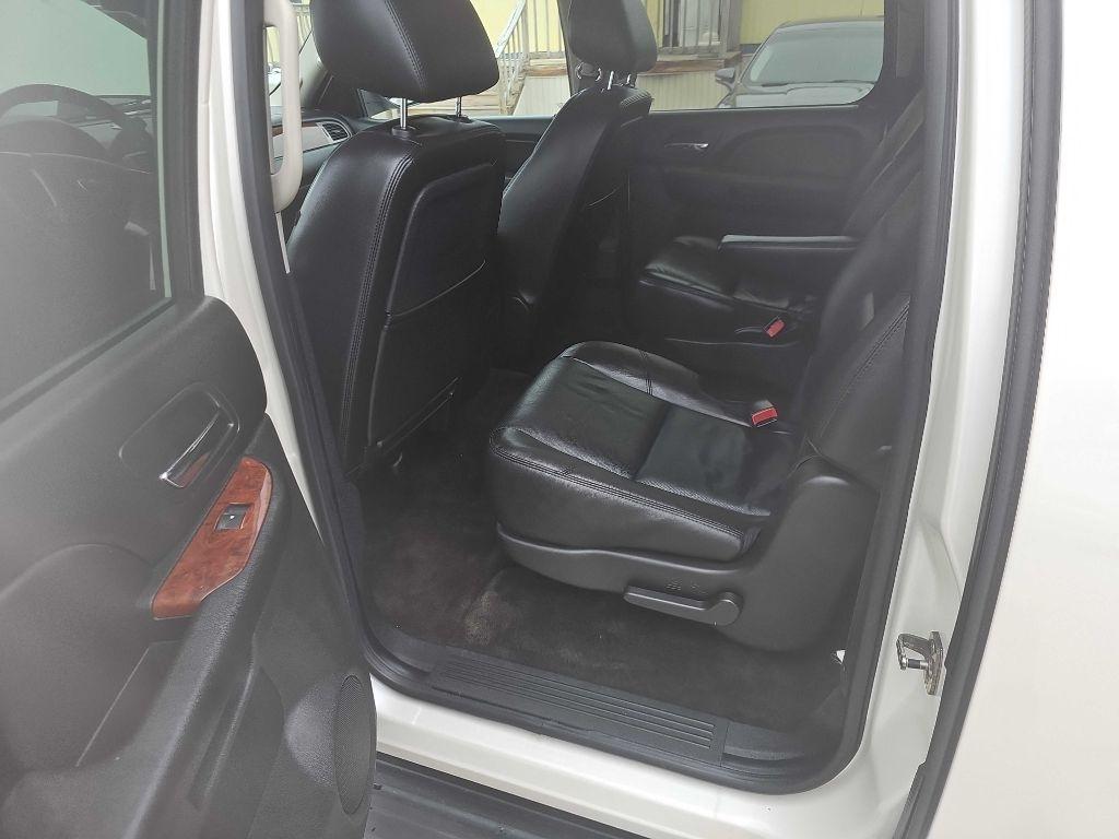 GMC Yukon XL SLT-1 1/2 Ton 4WD 2011