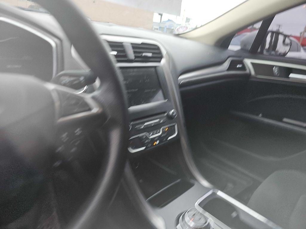Ford Fusion SE 2017