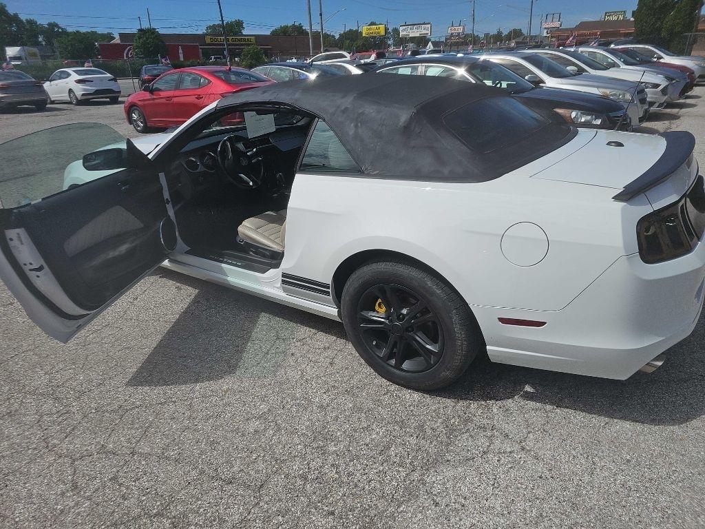 Ford Mustang 2dr Conv V6 2014