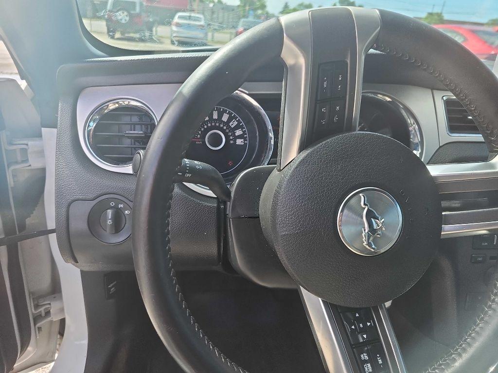 Ford Mustang 2dr Conv V6 2014