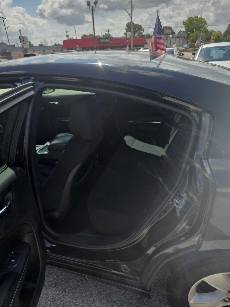 Dodge Charger 4dr Sdn SE RWD 2012