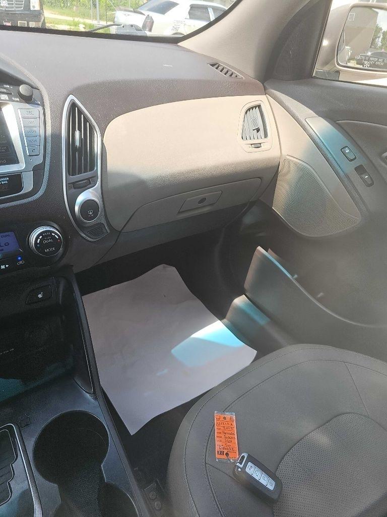 Hyundai Tucson AWD 4dr Auto Limited PZEV 2013