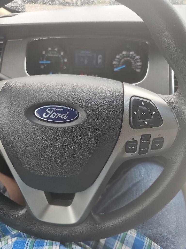 Ford Taurus 4dr Sdn SE FWD 2014