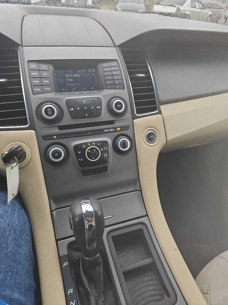 Ford Taurus 4dr Sdn SE FWD 2014