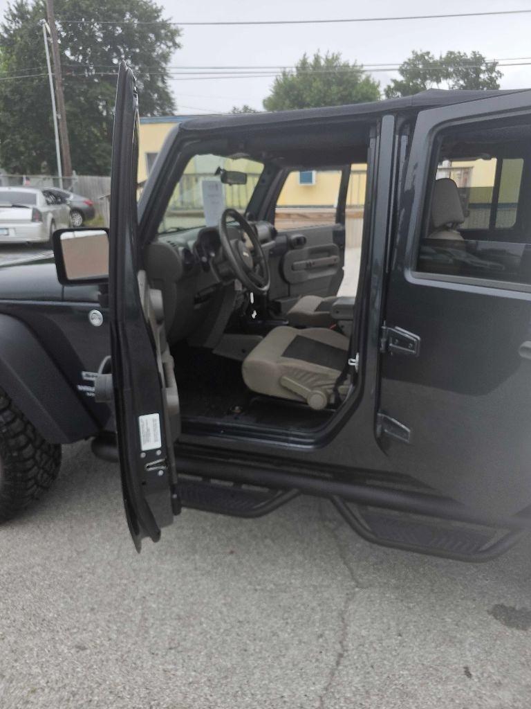 Jeep Wrangler Unlimited 4WD 4dr Sport 2010
