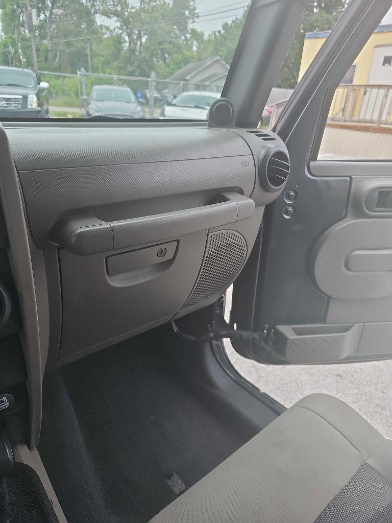 Jeep Wrangler Unlimited 4WD 4dr Sport 2010