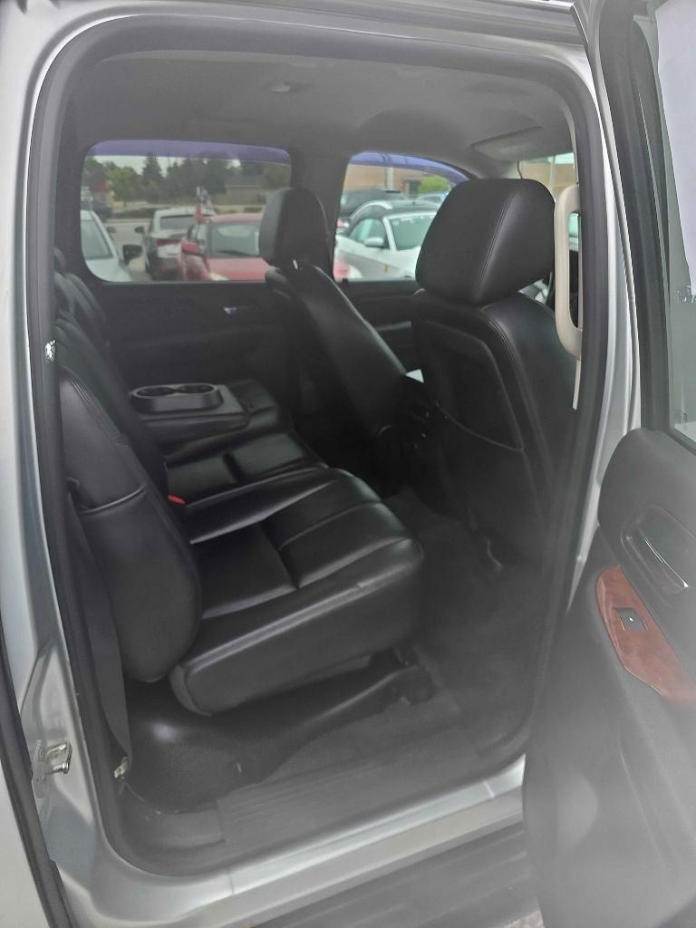 Chevrolet Avalanche 4WD Crew Cab LT 2012