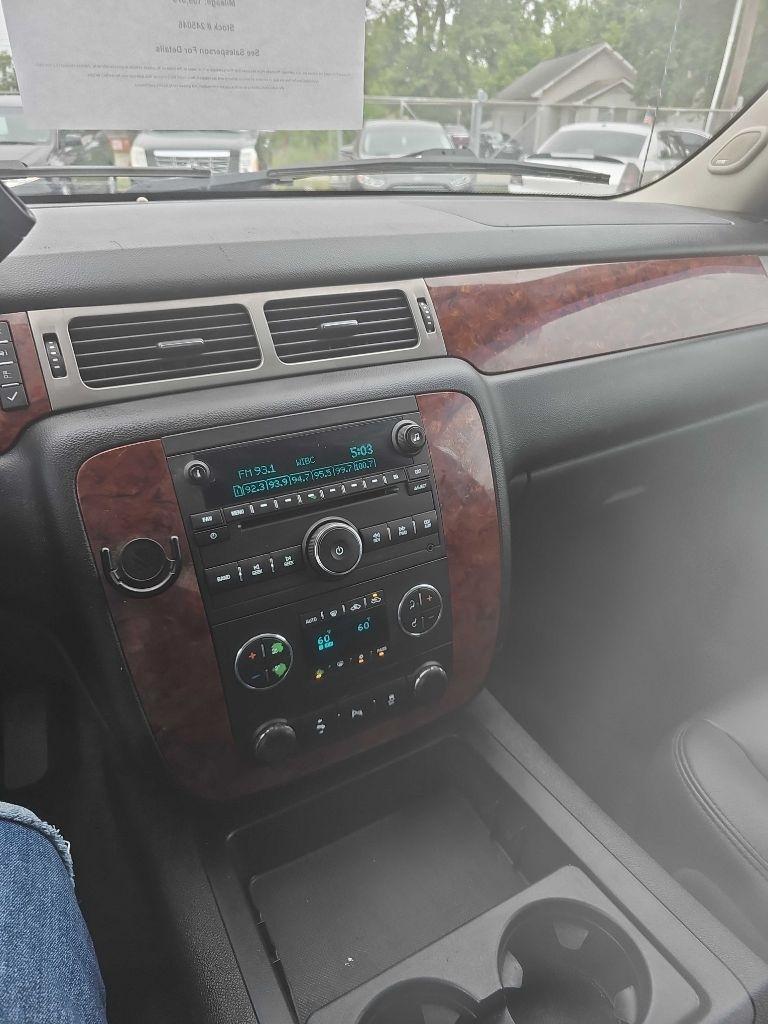 Chevrolet Avalanche 4WD Crew Cab LT 2012
