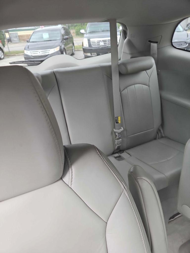 Buick Enclave AWD 4dr CXL-1 2011