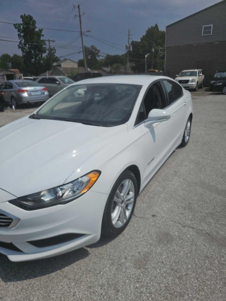 Ford Fusion Hybrid SE FWD 2018