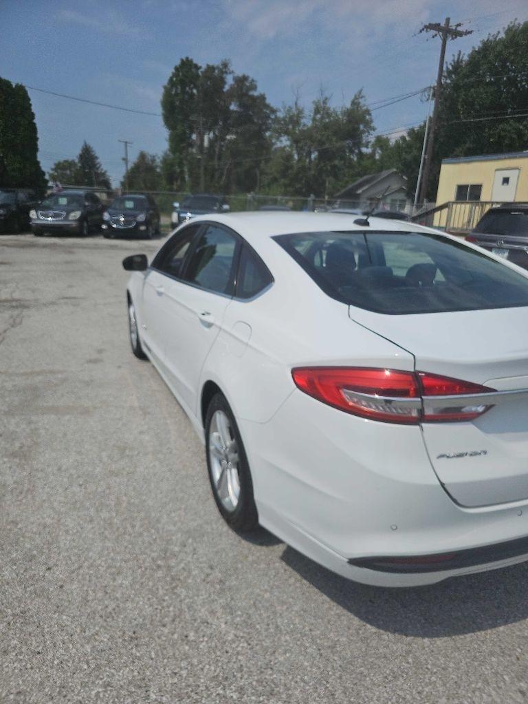 Ford Fusion Hybrid SE FWD 2018