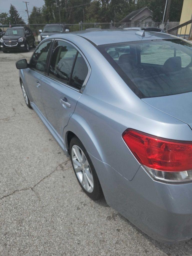 Subaru Legacy 4dr Sdn H4 Auto 2.5i Premium 2014