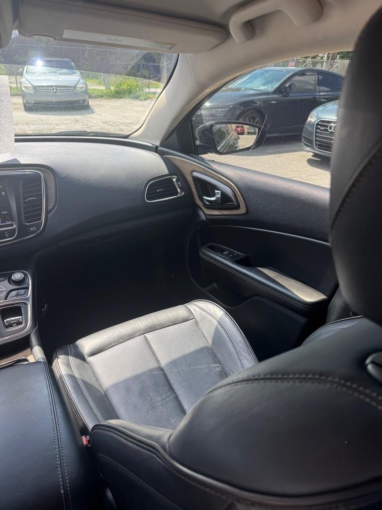 Chrysler 200 4dr Sdn C AWD 2015