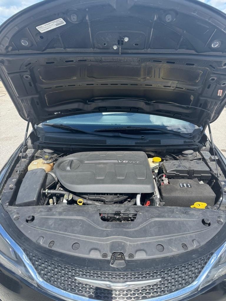 Chrysler 200 4dr Sdn C AWD 2015